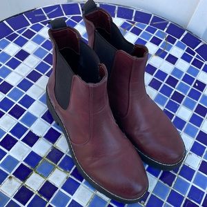 Womens Dirty Laundry brand Chelsea boot in maroon.